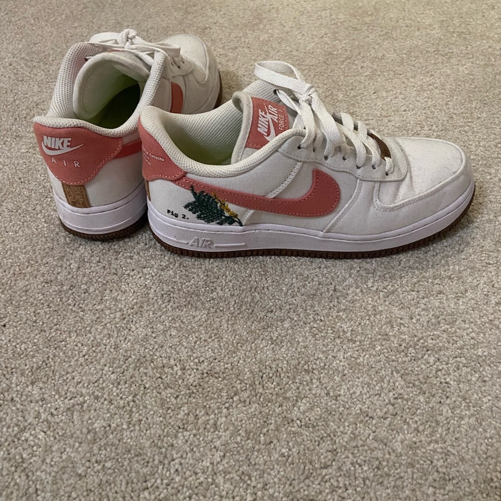 Nike White and Pink Low-Top Sneakers